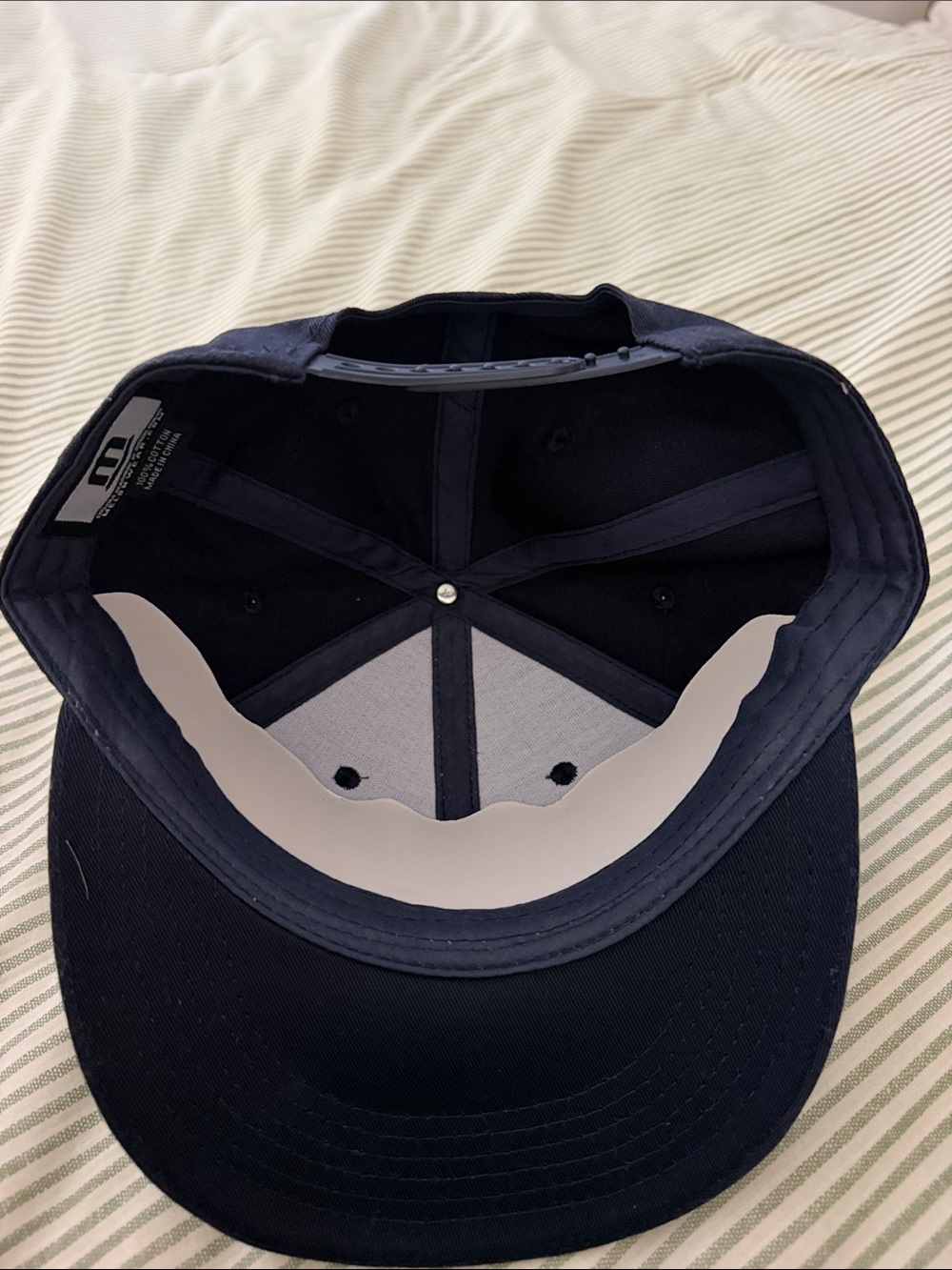 Graduation Yankee Snapback - Picture 3 of 3